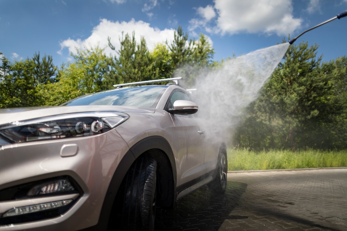 Car Wash with Pressurized Water